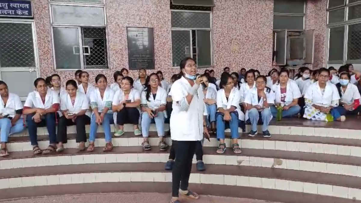 डिप्टी सीएम सिंहदेव ने स्वास्थ्यकर्मियों से हाथ जोड़कर की काम पर लौट आने की विनती, कहा- लोगों की जान पर बन आई है…