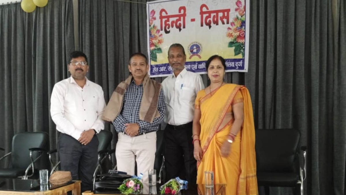 साहित्यकार कैलाश वनवासी ने हिन्दी के मूल रूप को तोड़ने के प्रयास पर जताई चिंता, कहा- नव जागरण की भाषा है हिन्दी…