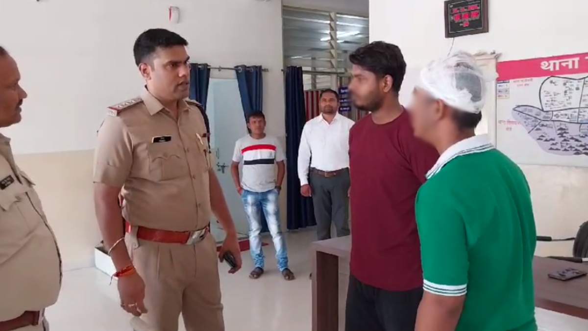 स्कूल में खूनी संघर्ष: 11वीं के छात्र ने दोस्त साथ मिलकर जूनियर को पीटा, सिर में आई गंभीर चोट, केस दर्ज