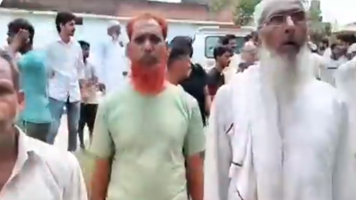 घोसी उपचुनाव : मुस्लिम मतदाताओं को नहीं दिया जा रहा वोट डालने, सपा ने लगाया गंभीर आरोप
