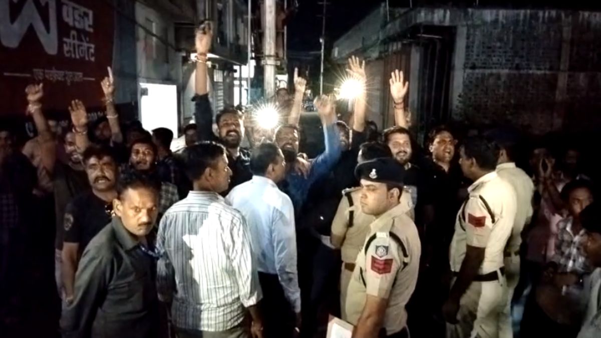 जन आशीर्वाद यात्रा का विरोध: रायसेन में करणी सेना और कांग्रेस ने दिखाए काले झंडे, मंत्री भूपेंद्र बोले- भाजपा जनहितैषी काम कर रही, सनातन धर्म को लेकर कही ये बात