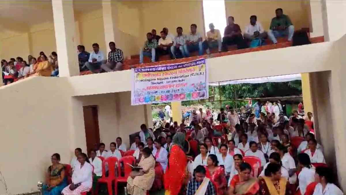 CG NEWS : हड़ताल पर गए 568 संविदा स्वास्थ्यकर्मी बर्खास्त, कलेक्टर ने जारी किया आदेश