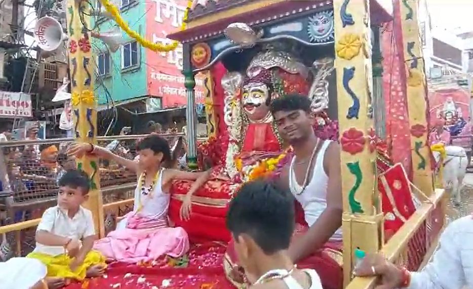 धर्म कर्मः उज्जैन में भादो मास की पहली सवारी, 9 स्वरूपों में बाबा महाकाल ने दिए भक्तों को दर्शन, चंद्रमौलेश्वर प्रजा का हाल जानने नगर भ्रमण पर निकले