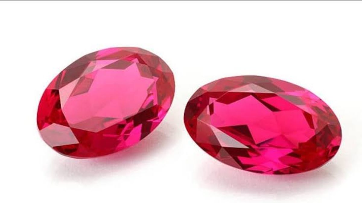 Garnet Gemstone : यह रत्न आपकी राशि के अनुकूल है तो रातों-रात चमका देगा आपकी किस्मत