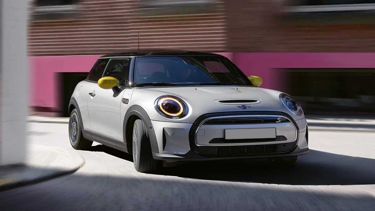 Mini Cooper Electric : भारतीय बाजार में जल्द दस्तक देगी नई ईवी, 402 किमी रेंज और ये फीचर्स…