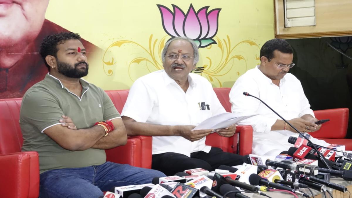 धान खरीदी पर सियासत : सरकार के 36 सौ में धान खरीदी पर भाजपा का हमला, पूर्व मंत्री बृजमोहन अग्रवाल ने कहा- किसानों को फिर से गुमराह करने की कोशिश…