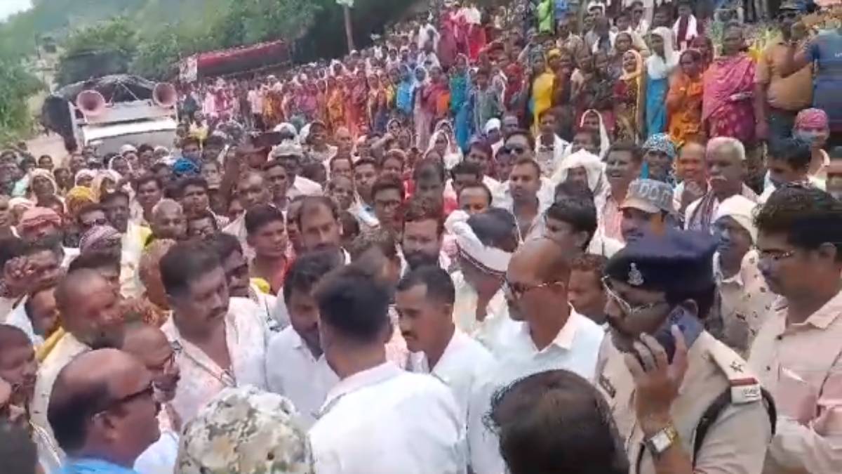 कांकेर ब्लॉक को सूखा घोषित करने की मांग : कलेक्टोरेट का घेराव करने जा रहे किसानों को पुलिस ने रोका, देखें VIDEO…