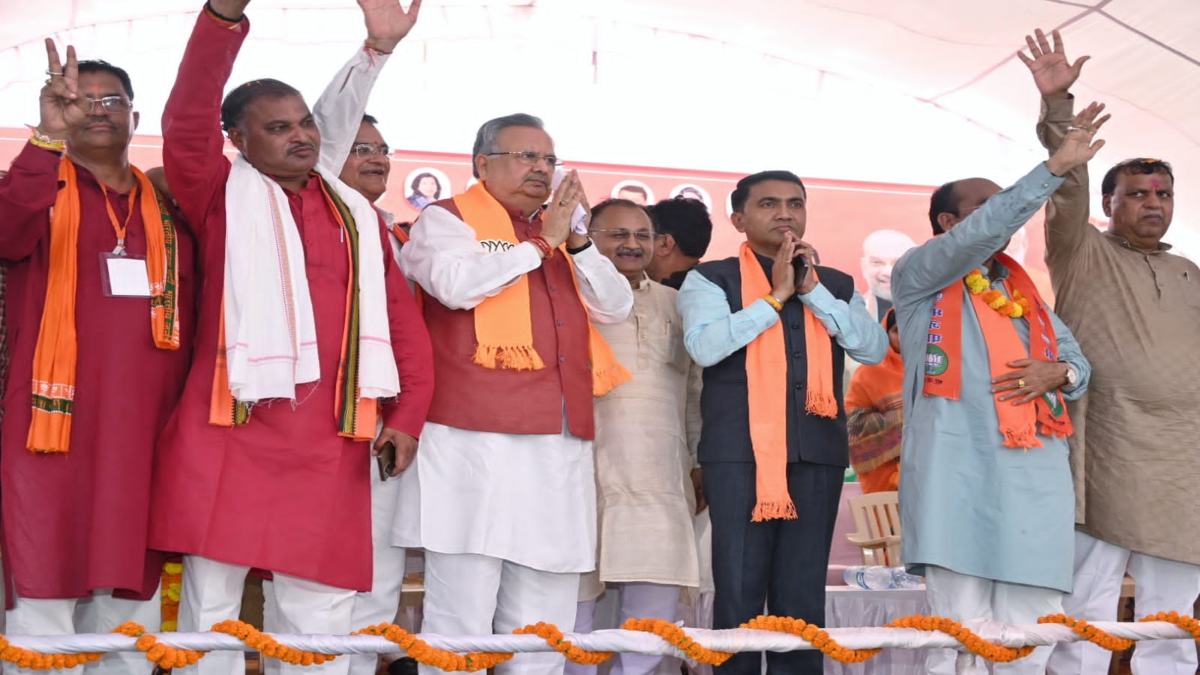 परिवर्तन यात्रा : गोवा के मुख्यमंत्री प्रमोद सावंत के साथ डोंगरगांव पहुंचे रमन सिंह, सावंत बोले- चारा घोटाला कर लालू जेल गए, अब छत्तीसगढ़ में गोबर घोटाला वालों की बारी है…