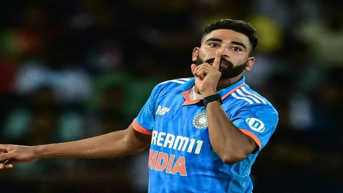 Asia Cup Final 2023: मैदान में श्रीलंका पर कहर बनकर टूटे सिराज, बल्लेबाजों को किया चारों खाने चित, झटक लिए 5 विकेट…