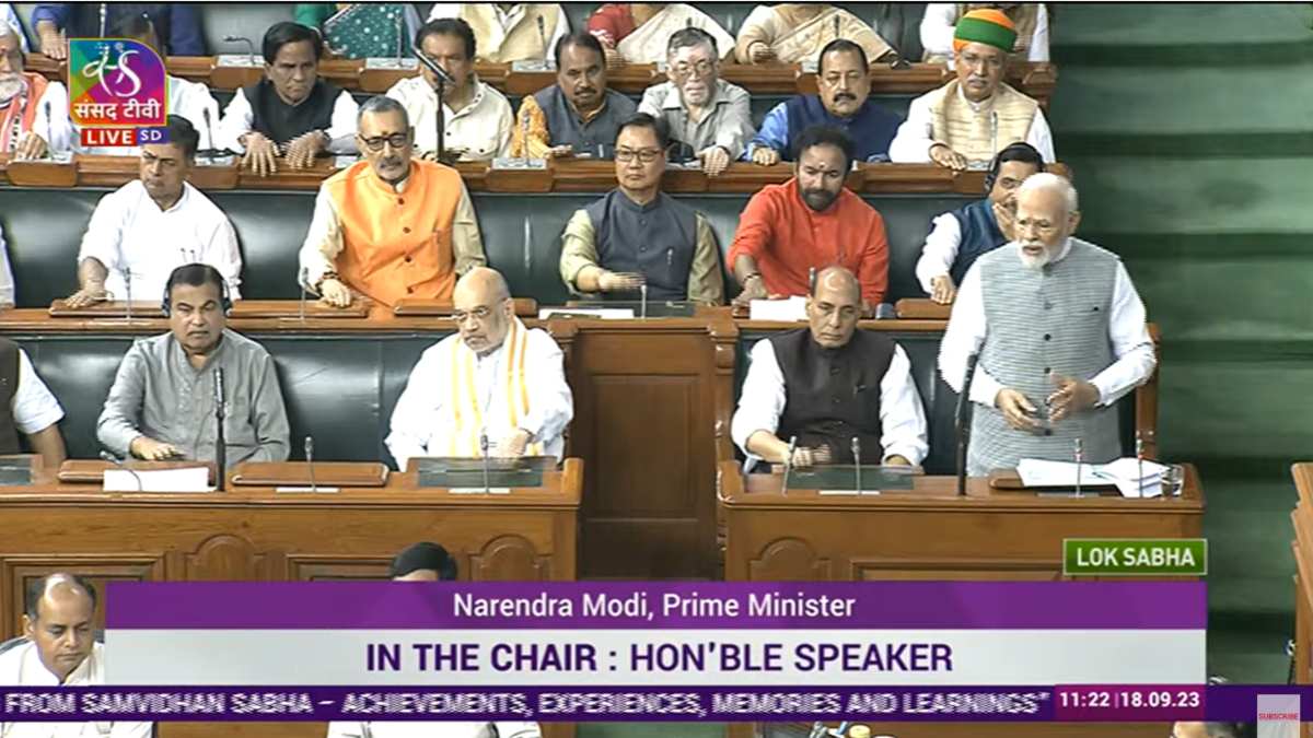 Parliament Special Session Live : संसद का विशेष सत्र शुरू होते ही विपक्ष का जोरदार हंगामा, पीएम मोदी लोकसभा में कर रहे संबोधित