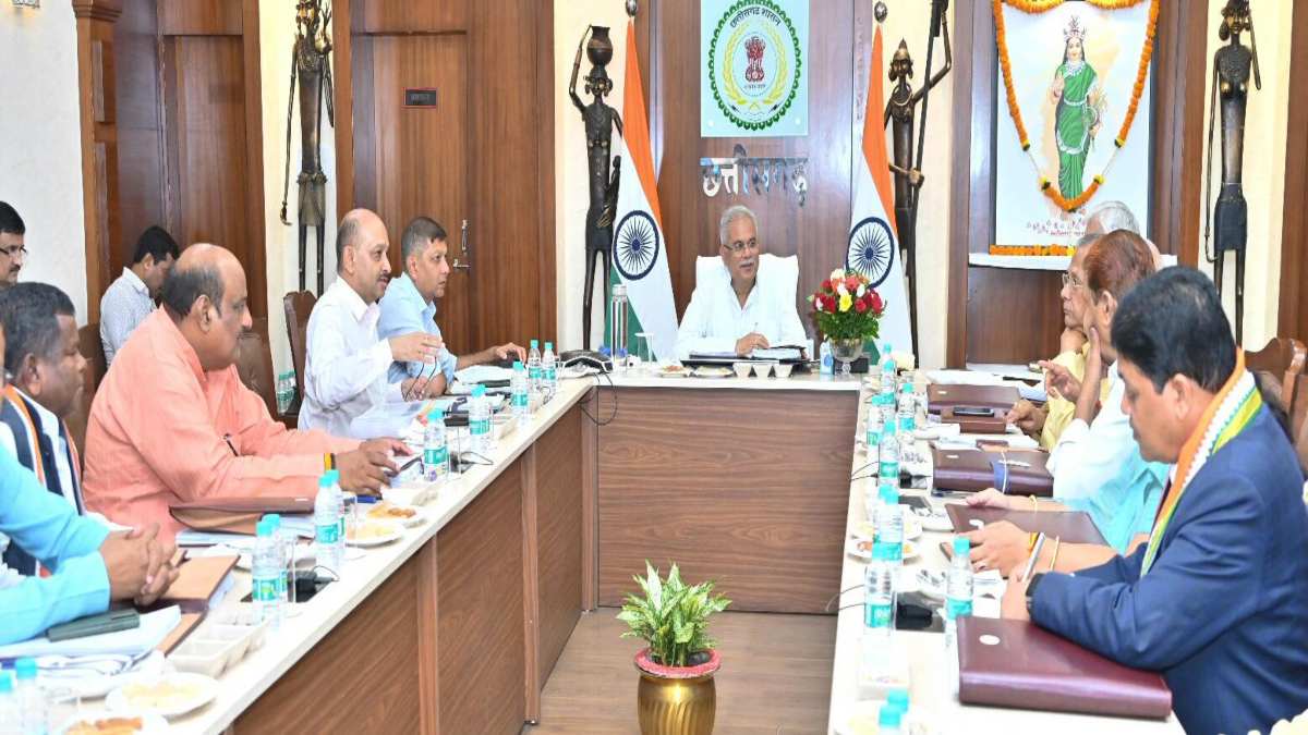 CG BIG BREAKING: किसानों के हित में भूपेश कैबिनेट का बड़ा फैसला, 20 क्विंटल प्रति एकड़ की खरीदी पर लगी मुहर, न्यू स्वागत विहार के पात्र हितग्राहियों को लौटाई जाएगी जमीन…