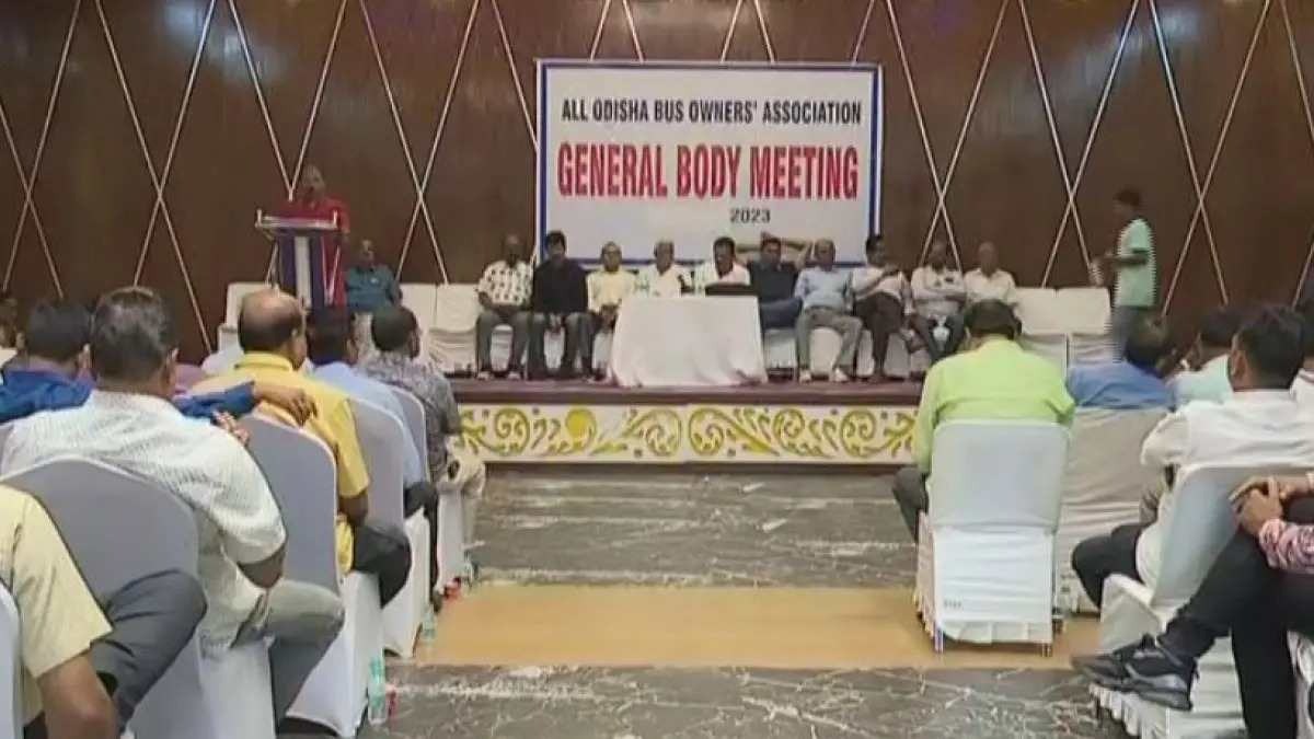 राज्य सरकार की लक्ष्मी योजना के विरोध में बस ओनर्स एसोसिएशन करेगा हड़ताल, बंद रहेंगी सारी बसें