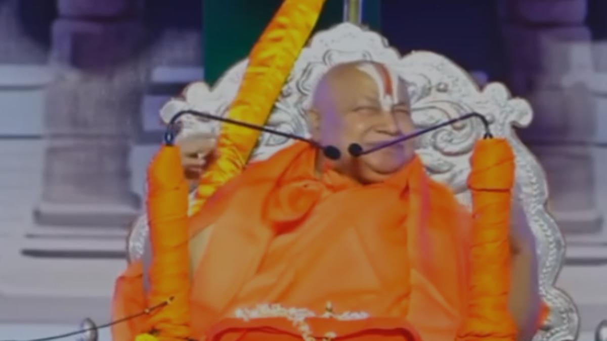जगद्गुरु रामभद्राचार्य बोले- MP में उन्मुक्त होकर खिला दो कमल, ‘मुनमुन’ को मंत्री बनवाने की मेरी जिम्मेदारी