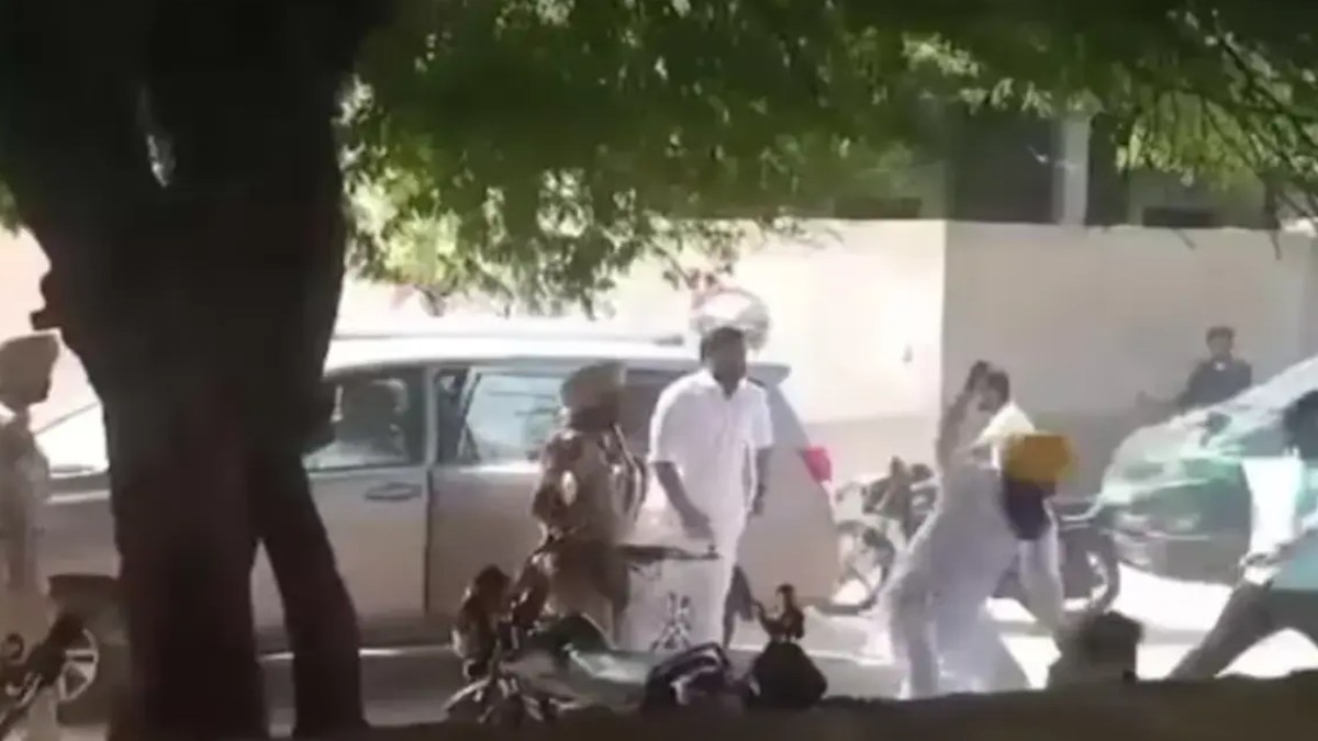 Big News : शिरोमणि अकाली दल चीफ सुखबीर सिंह बादल के काफिले पर हमला