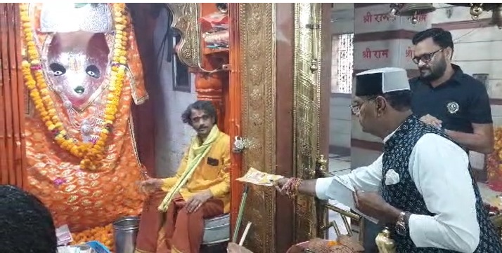 PM मोदी 25 को कार्यकर्ता महाकुंभ में करेंगे शिरकतः मंत्री सांरग ने पीले चावल देकर लोगों को किया आमंत्रित