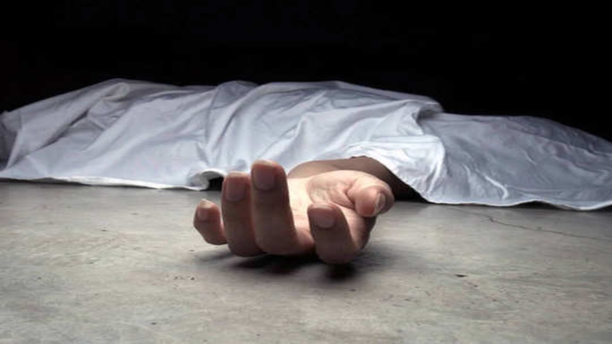 फुटपाथ पर सो रहे मजदूर को तेज रफ्तार कार ने कुचला, मौके पर मौत