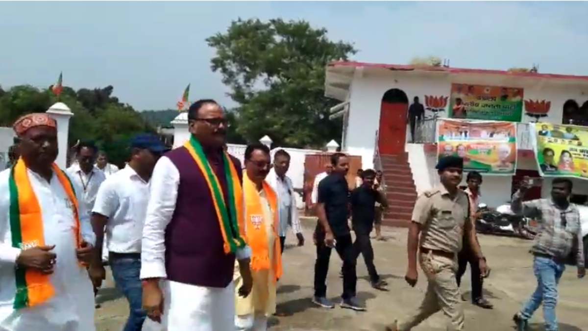 Singrauli News: जन आशीर्वाद यात्रा में शामिल हुए UP के डिप्टी CM बृजेश पाठक, शिवराज सरकार की तारीफ में बांधे पुलिंदे
