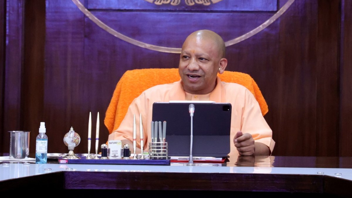 Yogi Cabinet Meeting: आज योगी कैबिनेट की अहम बैठक, एक दर्जन प्रस्तावों पर लग सकती है मुहर