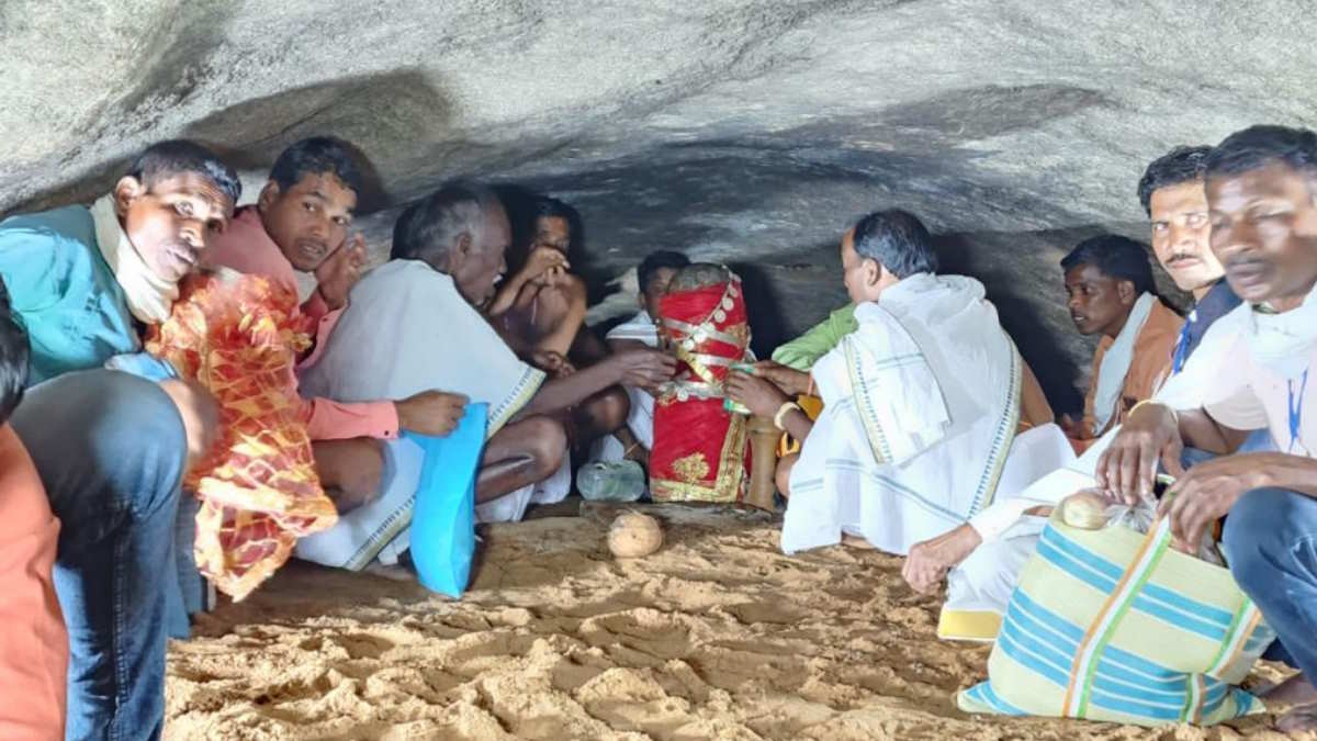 लिंगई माता के कल से होंगे दर्शन, एक दिन पहले ही श्रद्धालुओं की लगी कतार…