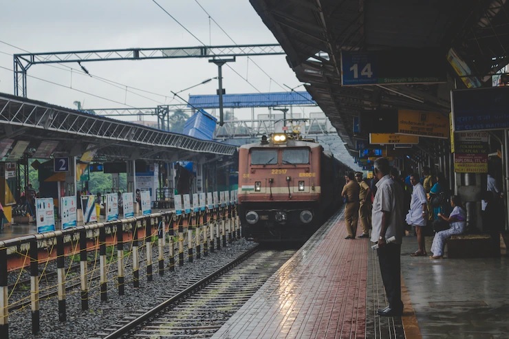 Railway News: एक ही परिवार के तीन सदस्यों को रेलवे ने बनाया Zrucc और Drucc मेंबर… 2 साल के कार्यकाल में 8 महीने बाद जारी हुई सूची