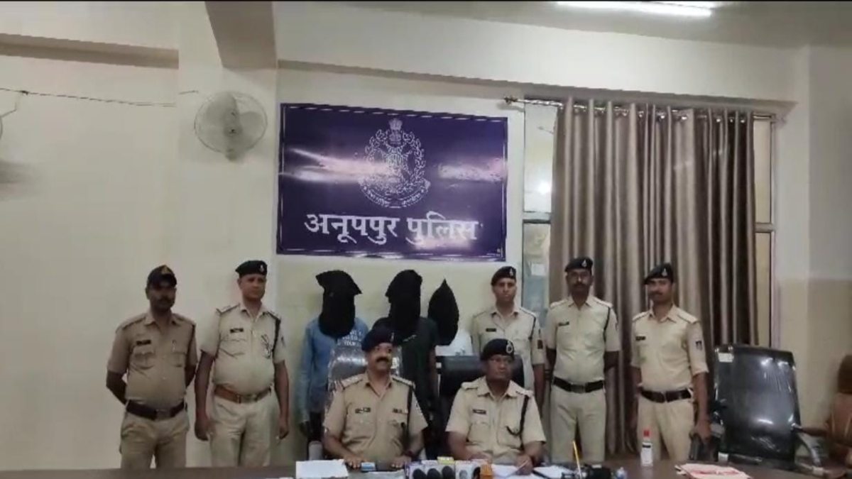 लूट का खुलासा: चाकू अड़ाकर दवा विक्रेता से की थी लूट, 3 युवक चढ़े पुलिस के हत्थे