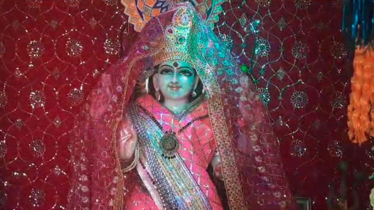 धर्म-कर्मः साल में एक बार खुलता है चाैथ माता मंदिर, महिलाओं को भेंट में दी जाती है देवी कामाख्या का सिंदूर