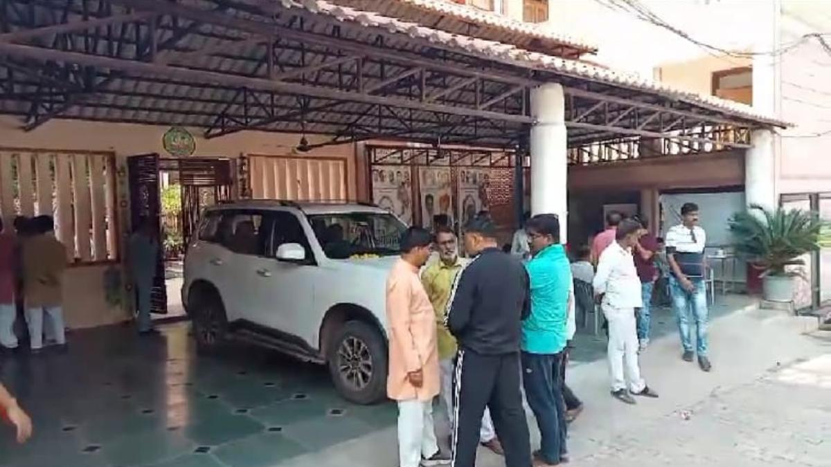 MP में कांग्रेस प्रत्याशी के घर पर असम पुलिस की दबिश: न्यायालय के आदेश पर पहुंची टीम, जानिए क्या है मामला ?