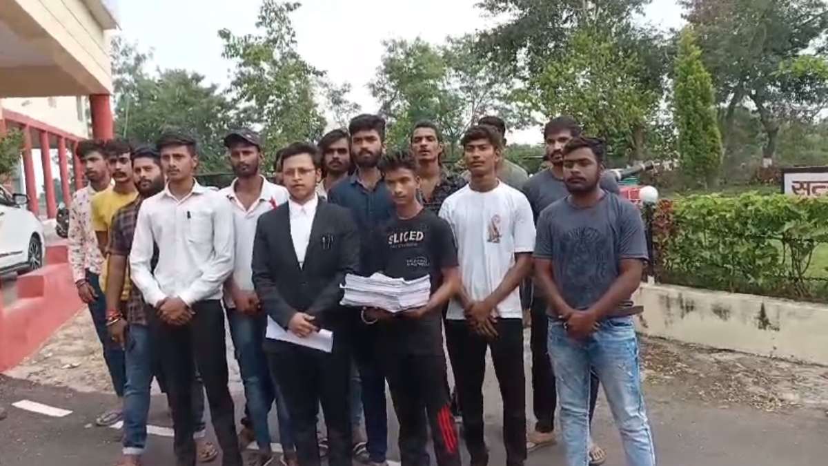 धार में फर्जी तरीके से युवकों के अकाउंट में आए करोड़ों रुपए: जीरो बैलेंस में खुलवाया था खाता, SP से की जांच की मांग