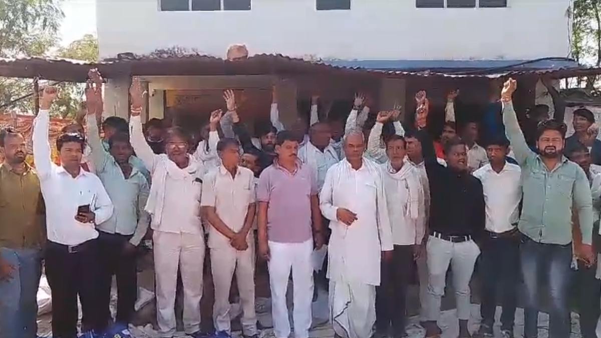 बसपा ने इस विधानसभा से बदला उम्मीदवार: महेश कुशवाह की जगह धारा सिंह को दी टिकट, नाराज  प्रत्याशी समेत समर्थकों ने दिया इस्तीफा