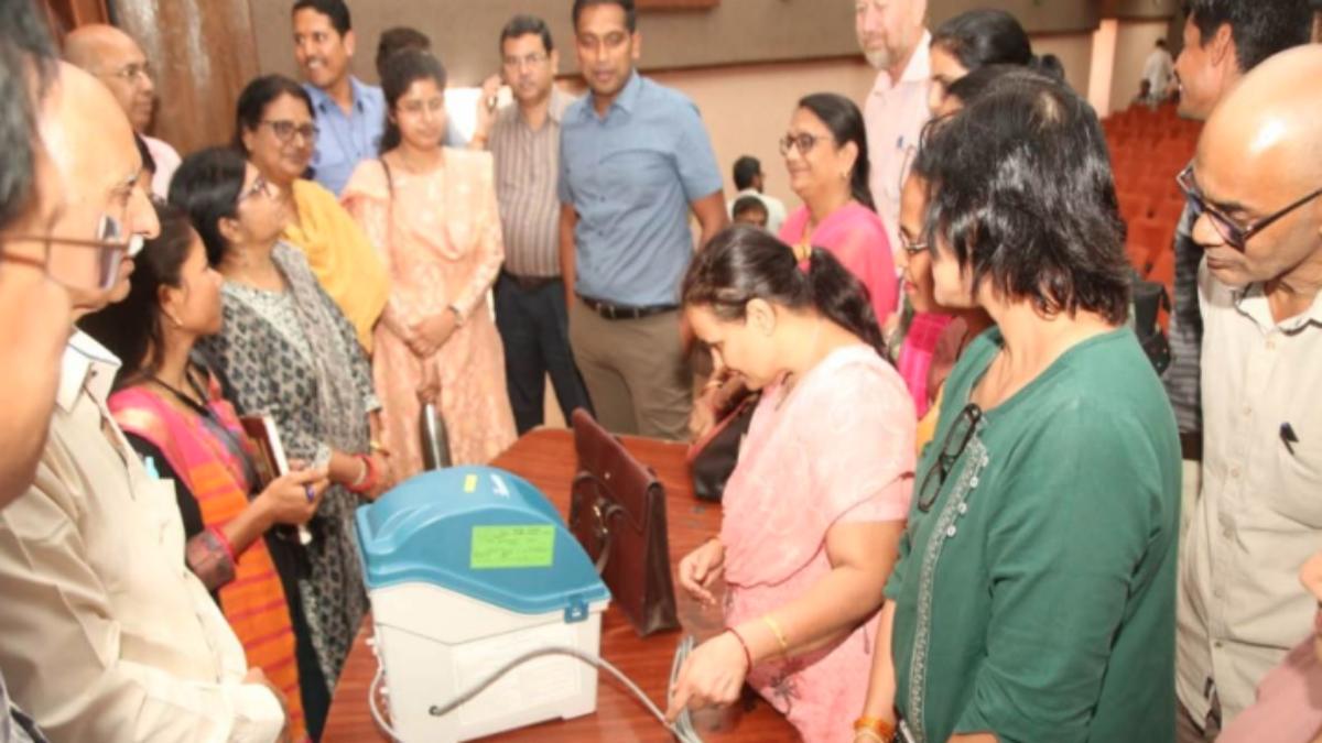 चुनावी ट्रेनिंग से 784 अधिकारी-कर्मचारी रहे गायब: 125 ने ही बताई गैरहाजिरी की वजह, नोटिस के बाद किया जाएगा सस्पेंड