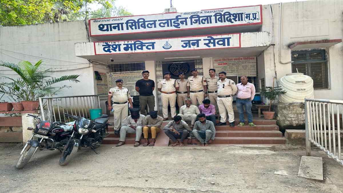 व्यापारी से लूट का खुलासा: 6 गिरफ्तार आरोपियों से लाखों का माल जब्त, पुलिस ने रखा था 51 हजार का इनाम