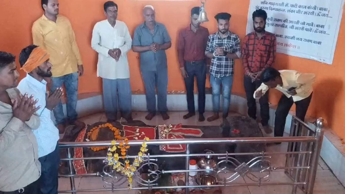MP का अनोखा रावण मंदिरः यहां विजयदशमी पर पुतला दहन नहीं बल्कि की जाती है उनकी पूजा
