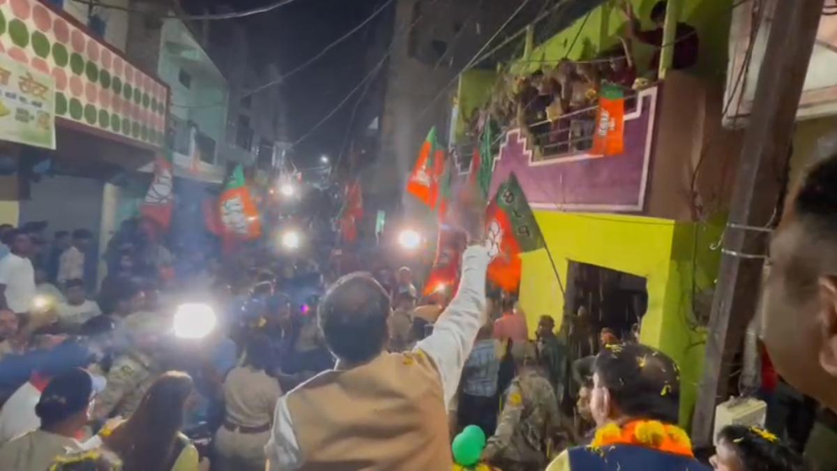 MP में BJP के चुनाव प्रचार अभियान का आगाज: CM शिवराज ने रोड शो कर मांगा समर्थन, कांग्रेस और कमलनाथ पर जमकर बोला हमला