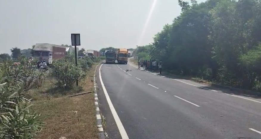 MP सड़क हादसे में पांच मौतः नरसिंहपुर में अज्ञात वाहन ने स्कूटी को मारी टक्कर, खंडवा में 9 साल की बच्ची ने तोड़ा दम, शहडोल में तीन की मौत और 12 लोग घायल
