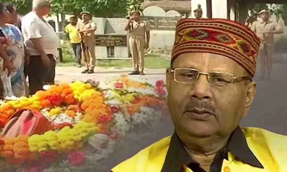 Odisha News: कटक में पूरे राजकीय सम्मान के साथ संगीत निर्देशक स्वरूप नायक का अंतिम संस्कार