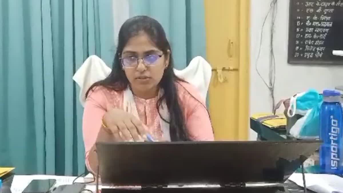 ज्योति-आलोक विवाद में मंडलायुक्त ने भेजी रिपोर्ट, पीसीएस ज्योति मौर्या पर लगे भ्रष्टाचार के आरोपों की पुष्टि नहीं