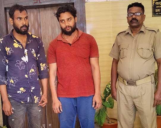 Odisha News: 40 हजार रूपए महीने कमाने वाला इंजीनियर कर रहा था अपने दोस्त के साथ ब्राउन शुगर की तस्करी