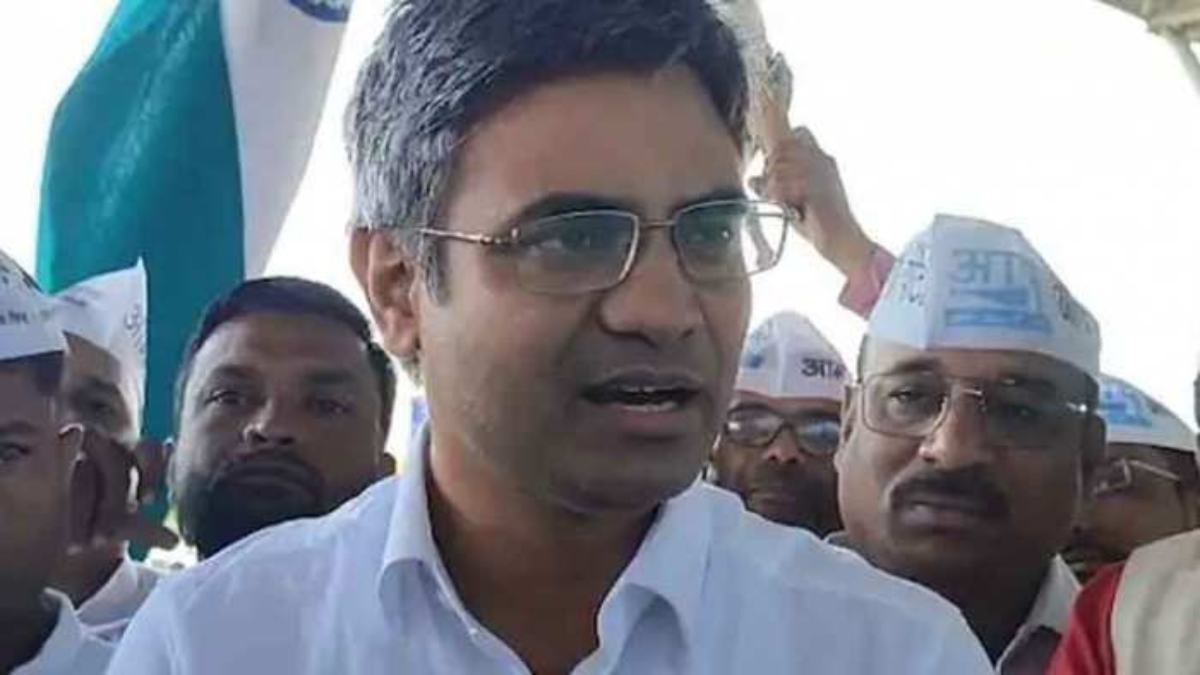 चुनाव तारीखों के ऐलान के बाद APP का ट्वीट: डॉ संदीप पाठक ने कहा- चुनावों में सभी जगह से बीजेपी हार रही