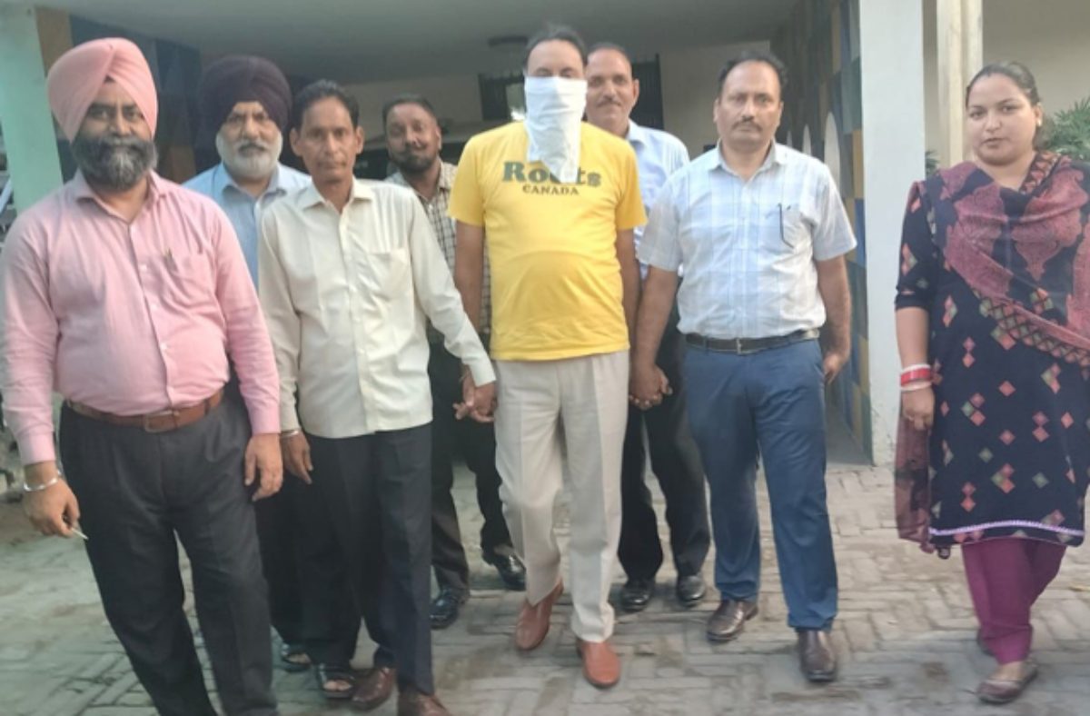 Punjab News: एसआई का कारिंदा 70 हजार रिश्वत लेता रंगे हाथों गिरफ्तार, मामला दर्ज
