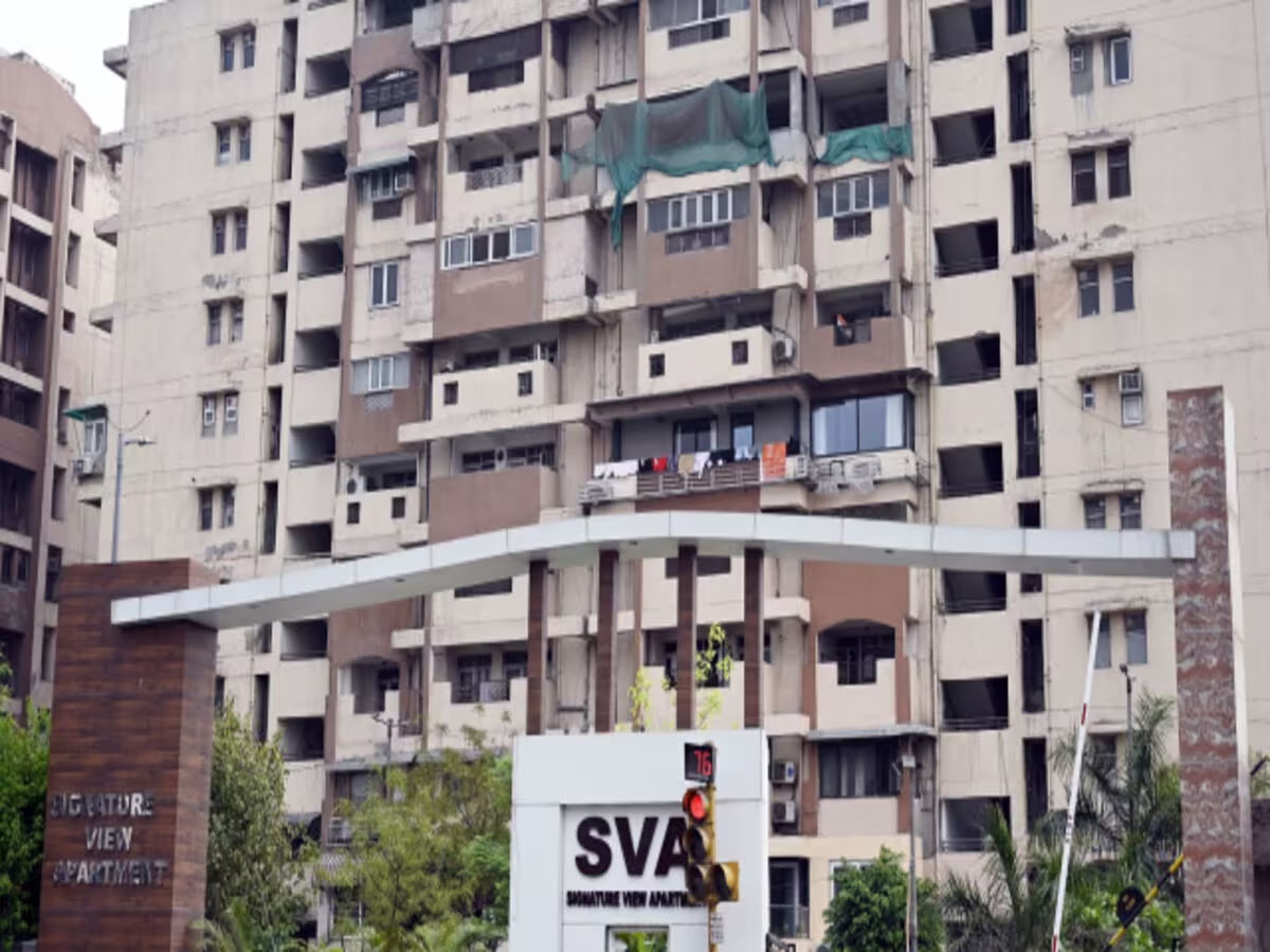 30 नवंबर तक खाली करना होगा सिग्नेचर व्यू अपार्टमेंट , फ्लैट मालिकों को हर माह मिलेगा किराया