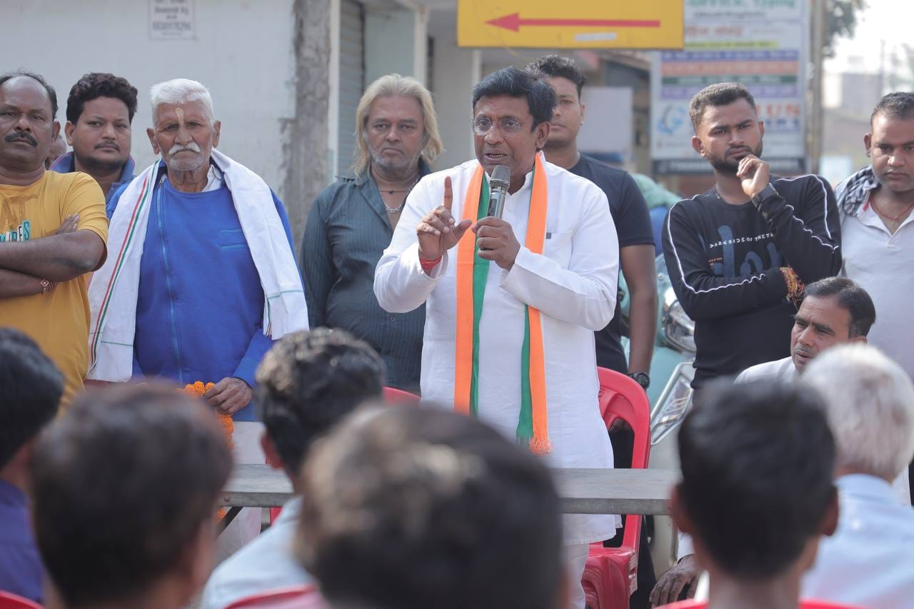 CG Election Special: रायपुर ग्रामीण के कांग्रेस प्रत्याशी पंकज शर्मा के पास इतनी है संपत्ति, पत्नी के पास हैं 1.5 किलो से ज्यादा Gold