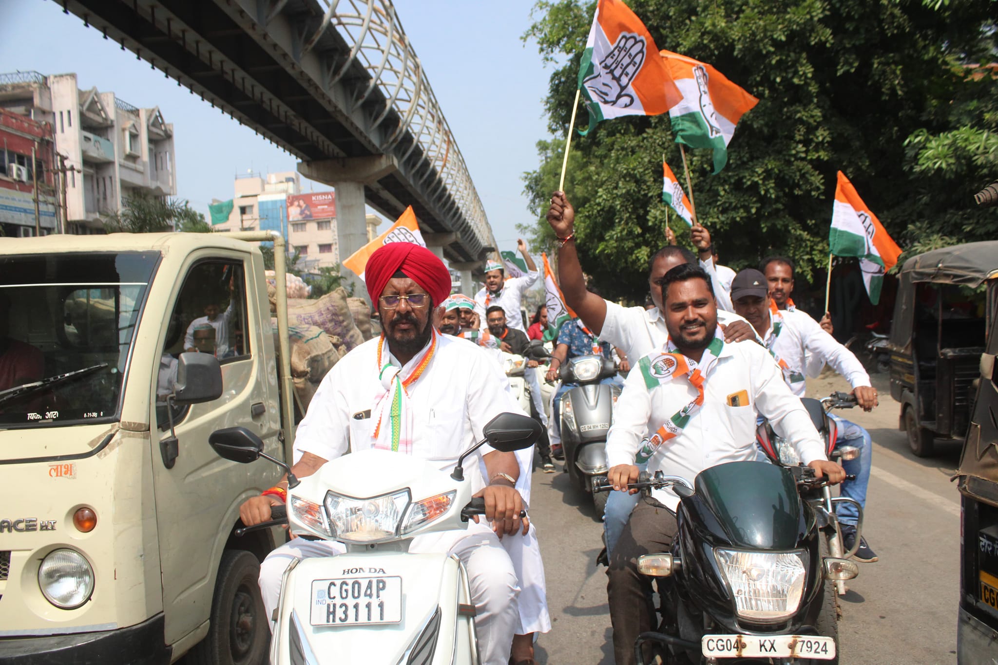 CG Election Special : एक्टिवा में घुमने वाले कांग्रेस प्रत्याशी कुलदीप जुनेजा नहीं है उसके मालिक… कितना कैश और सोना है ? जाने पूरी संपत्ति के बारे में