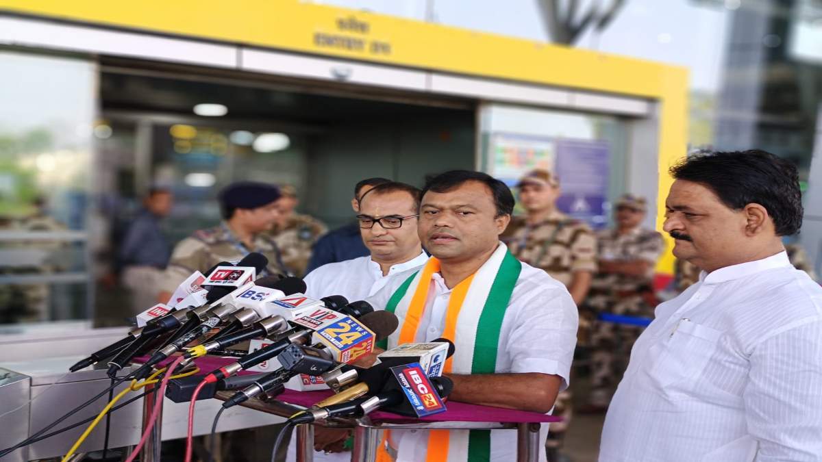 कैंडी क्रश पर सियासी गेम प्लानः Candy Crush को लेकर    बीजेपी-कांग्रेस आमने-सामने, PCC चीफ बैज बोले- CM कैंडी क्रश, गिल्ली डंडा खेलते हैं तो बीजेपी को तकलीफ क्या है ?