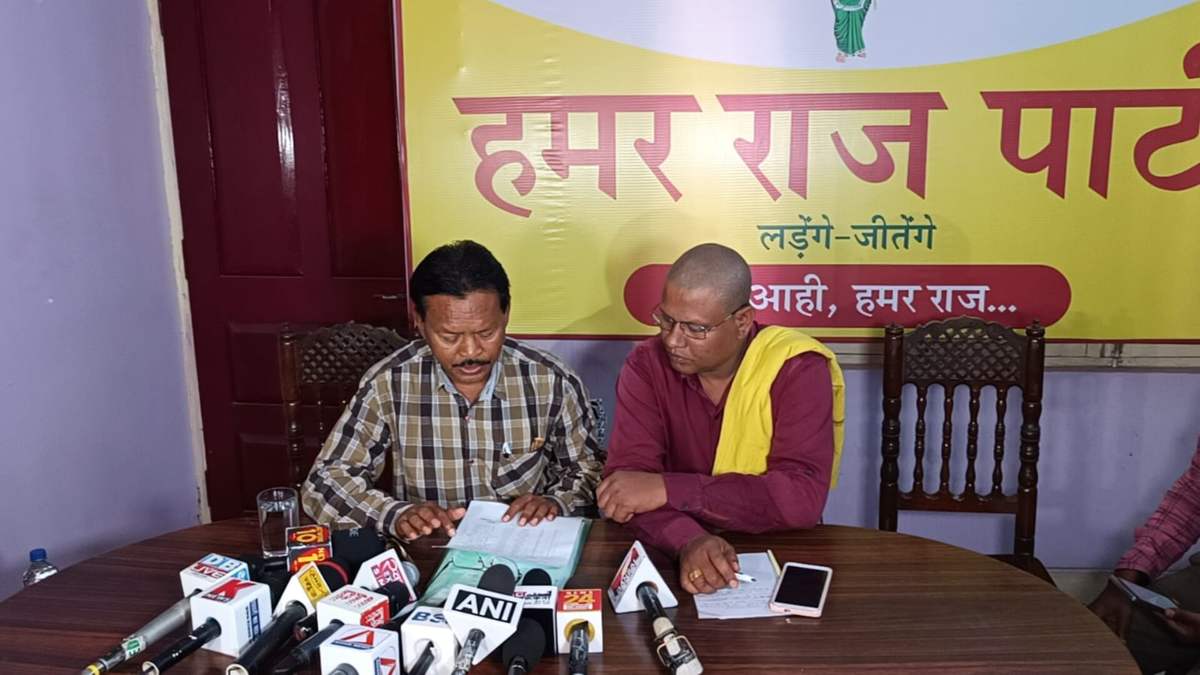 CG ELECTION 2023: हमर राज पार्टी ने चुनावी पिच पर उतारा 19 प्रत्याशी, जल्द जारी होगी दूसरी लिस्ट…