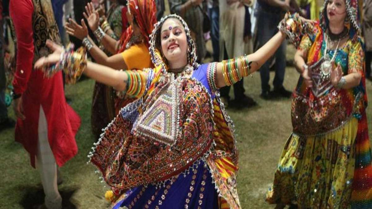 गरबा आयोजन में मुस्लिम युवाओं की एंट्री पर रोक, जानें आयोजकों ने क्यों लिया ऐसा फैसला ?