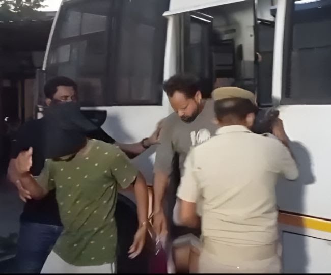 Sambalpur News: संबलपुर में प्रतिबंधित कफ सिरप की 5,400 बोतलें जब्त, 32 गिरफ्तार