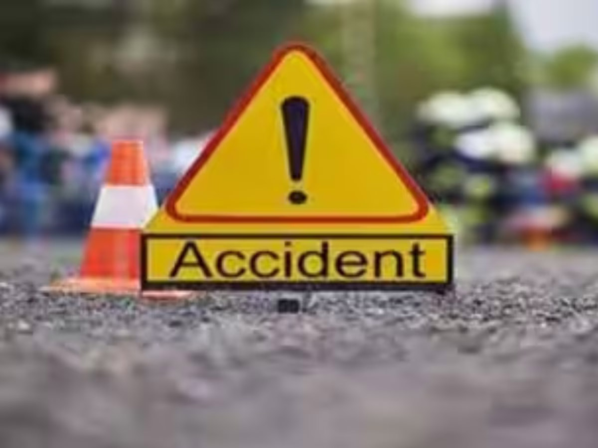 जेएनयू सड़क हादसे में छात्र की मौत, तीन घायल