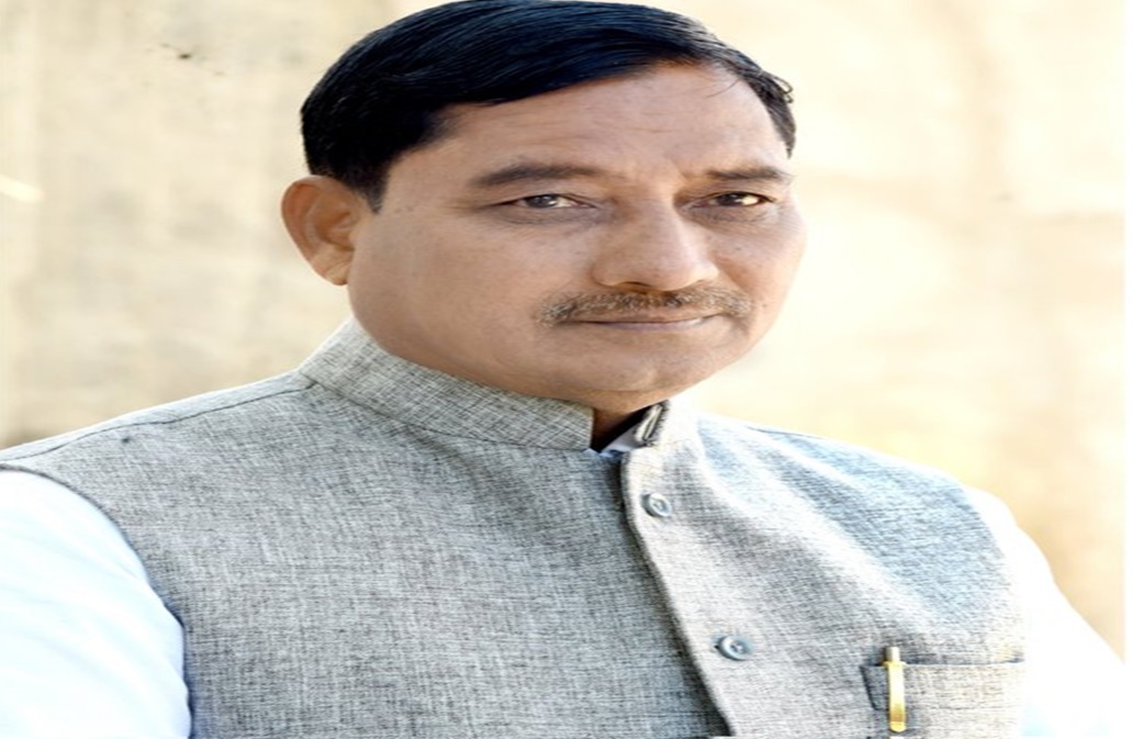 MP में बीजेपी को लगा एक और झटका: पूर्व जिला पंचायत सदस्य ने छोड़ी पार्टी, उपेक्षा का लगाया आरोप