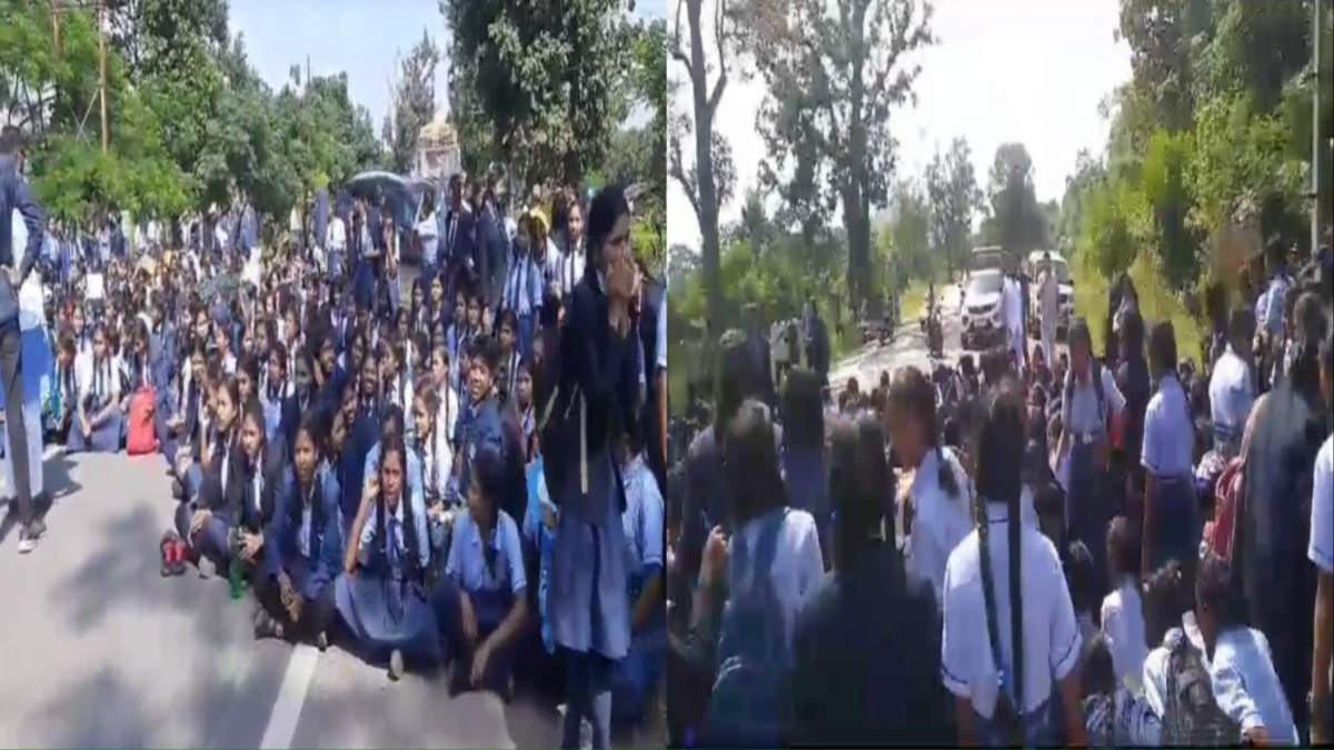 शिक्षकों की कमी से स्वामी आत्मानंद स्कूल के बच्चों में नाराजगी, नेशनल हाइवे पर किया चक्काजाम
