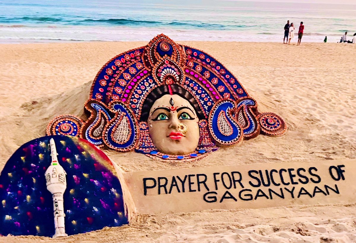 Sand Artist: सुदर्शन पटनायक ने गगनयान परीक्षण के लिए इसरो को दीं शुभकामना, सैंड आर्ट से देवी दुर्गा की बनायीं रेत कला